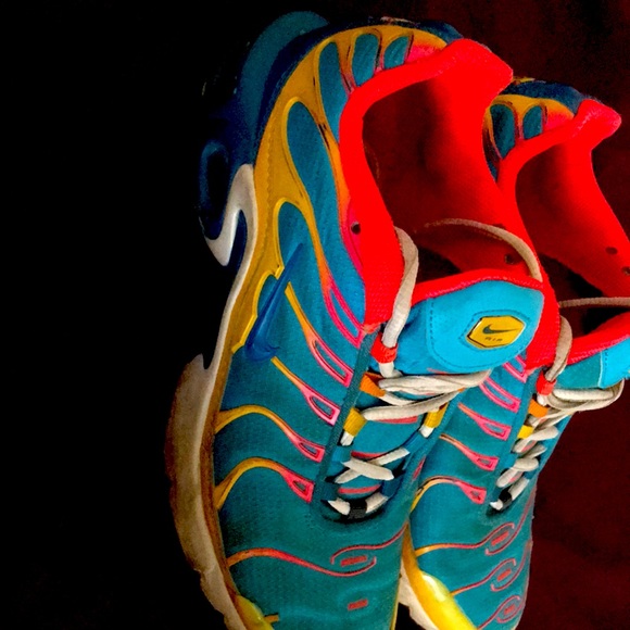 Size 6.5 - Picture 3 of 3